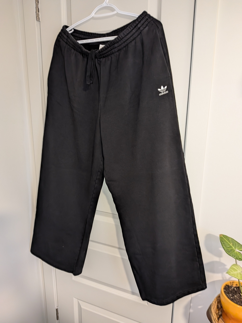 adidas Black Wide-Leg Trefoil Sweatpants